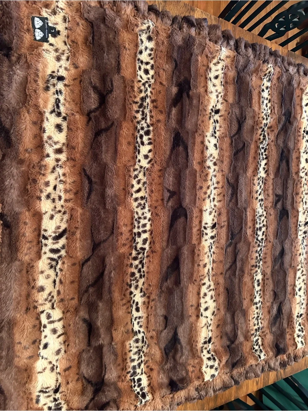 Bessie&Barnie ultra-soft Luxury Blanket-FauxFur Leopard Stripe-reverses to brown